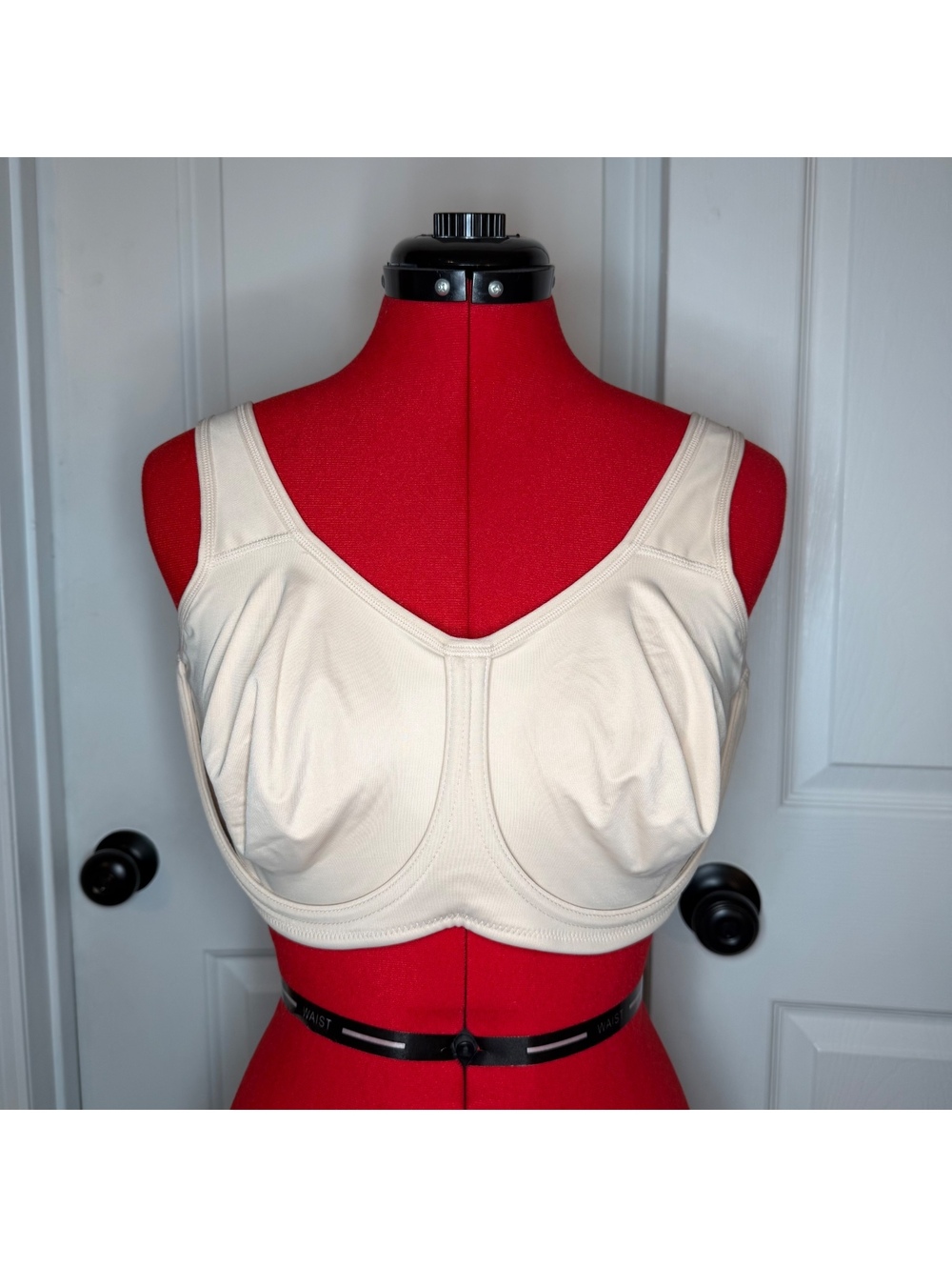 Wacoal 855170 Simone Sports Bra High Impact Underwire Bra Nude Sz 40DDD